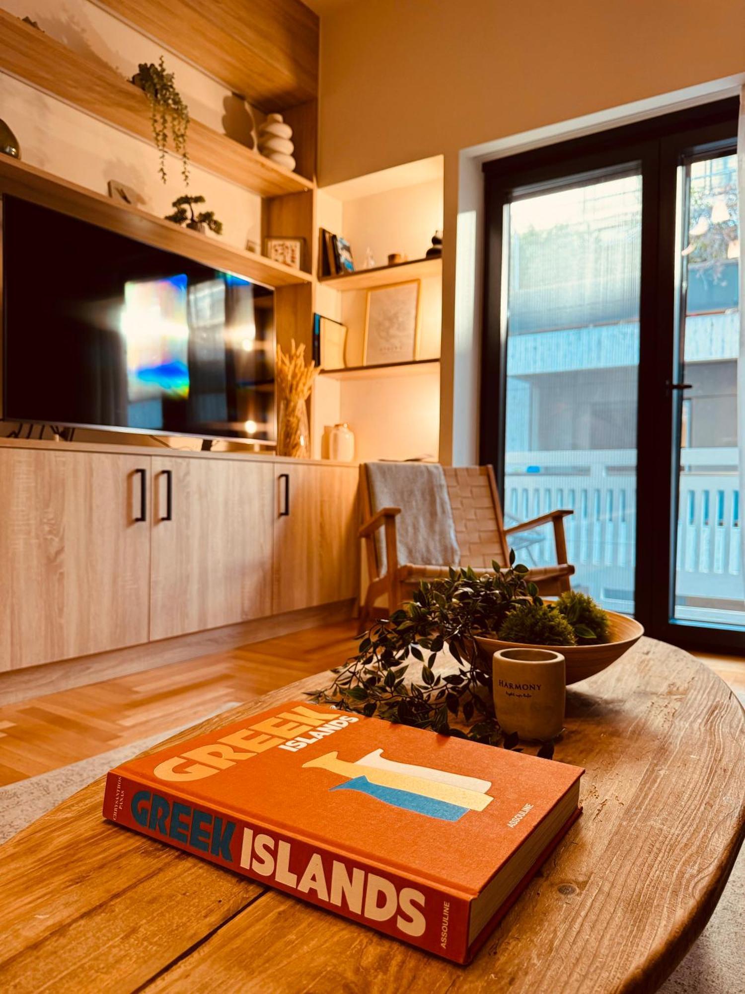 2 Bedroom Apt - Live Like A Local In Kolonaki Atenas Exterior foto
